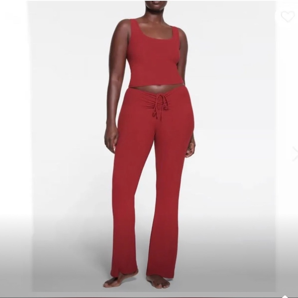 Skims soft lounge ruched pants in brick